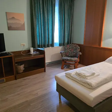 Zur Buche 24h Check-in, Free 3*